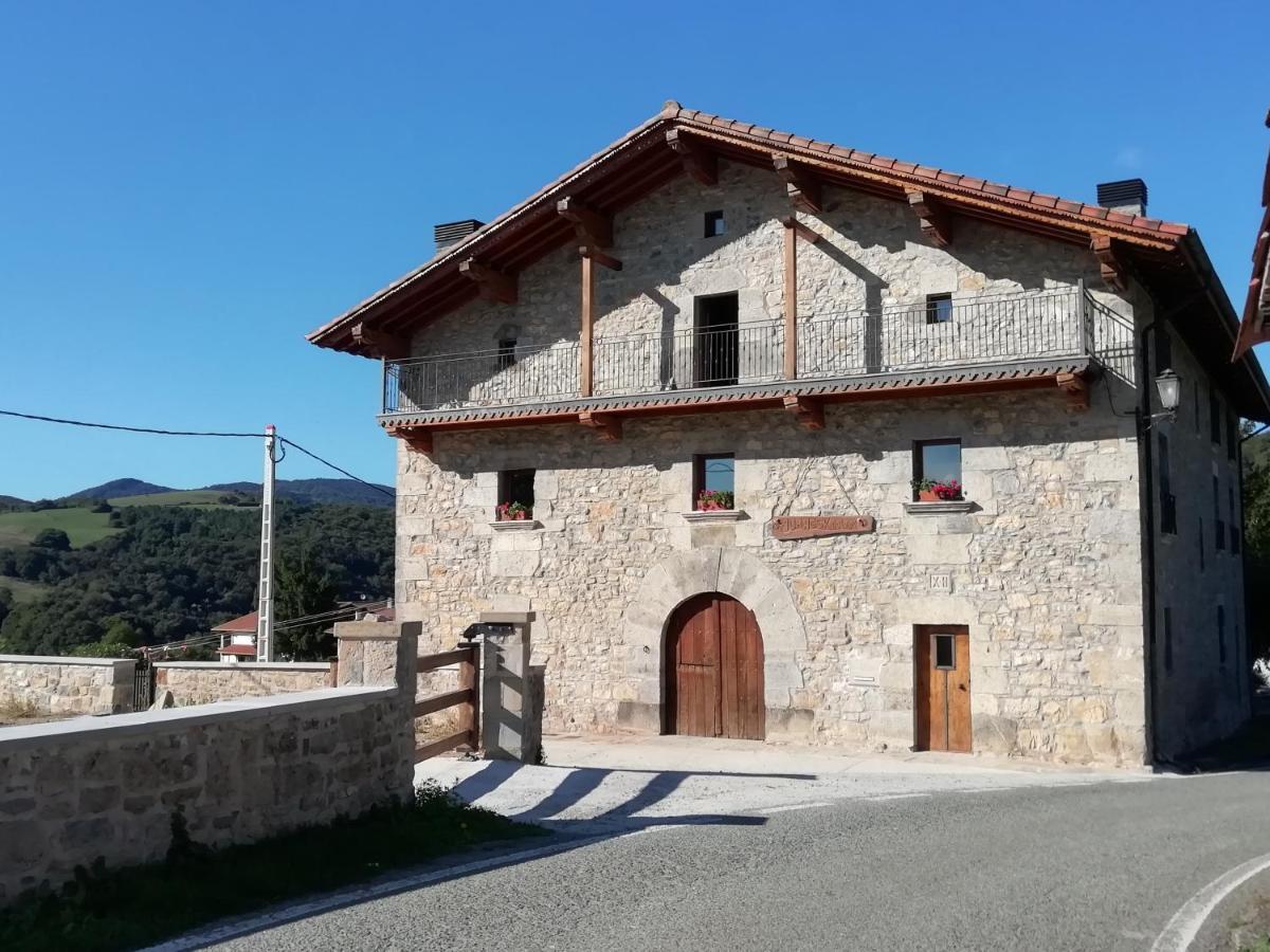 Casa Rural Juangoxenea Ihaben Экстерьер фото